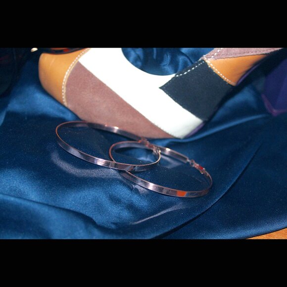 Chic Large Copper Hoop Earrings - Picture 2 of 4